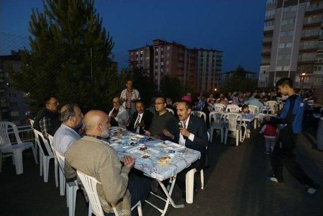 Kütahya Belediyesi 25 Mahallede Halka İftar Verecek