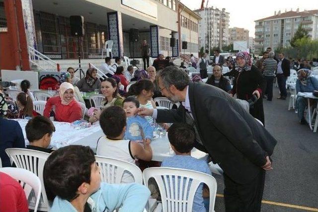 Kütahya Belediyesi 25 Mahallede Halka İftar Verecek