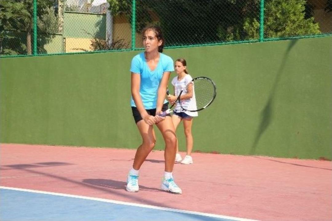 Buca&rsquo;da Yaz Tatili &Ccedil;ok Keyifli