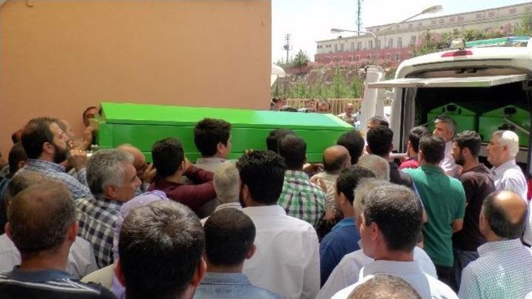 Taziye D&ouml;n&uuml;ş&uuml; Kazada &Ouml;len 10 Kişinin Cenazeleri Şanlıurfa&rsquo;ya Getirildi
