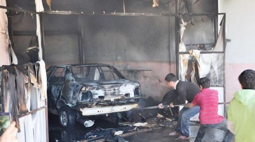 Otomobil, Tamirhaneyle Birlikte Yandı