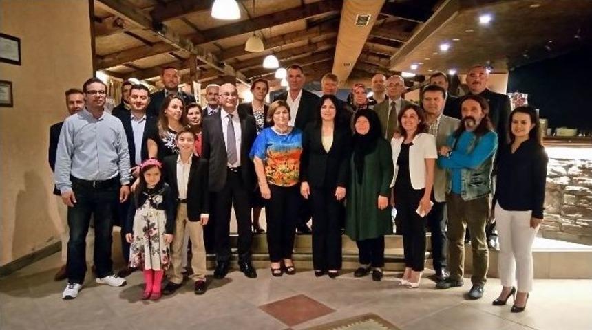 Optimed Hastanesi&rsquo;nden Muhtarlara İftar Yemeği