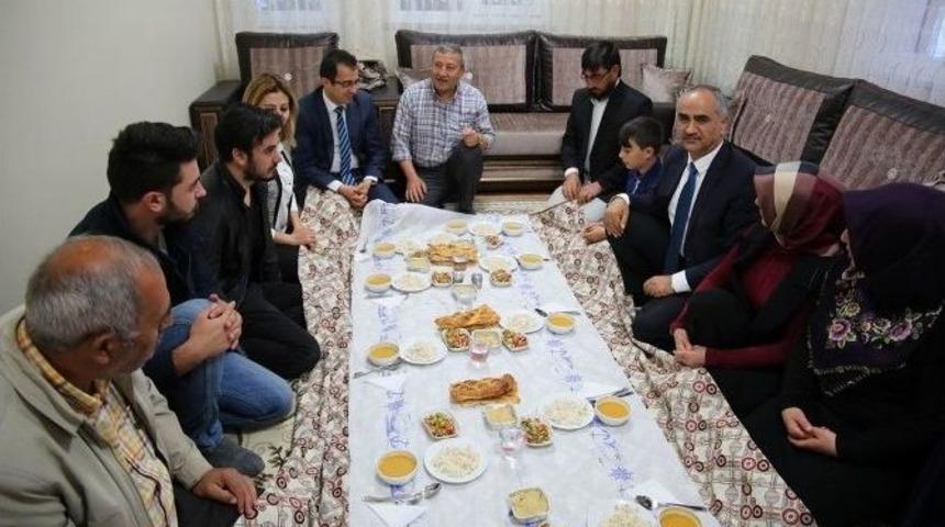 Sivas Belediye Başkanı Aydın, İftar Sofralarına Konuk Oluyor