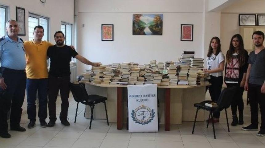 Öğrencilerden Cezaevine Kitap Bağışı
