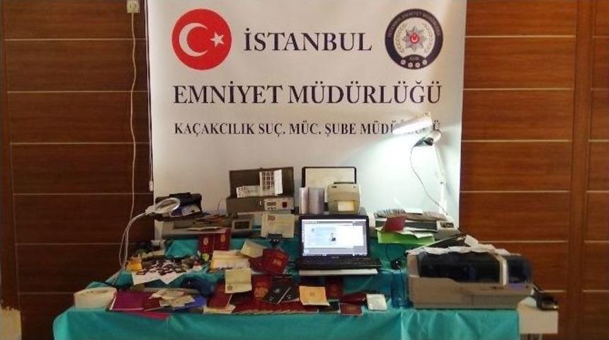 İstanbul’da Sahte Pasaport Operasyonu Kamerada
