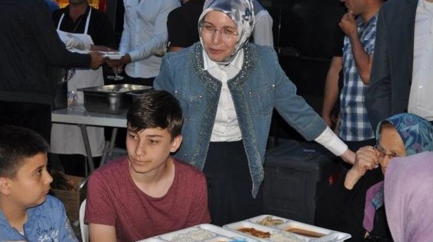 Bandırma Halkı İftarda Bir Araya Geldi