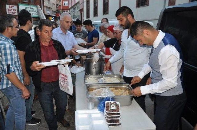 Bandırma Halkı İftarda Bir Araya Geldi