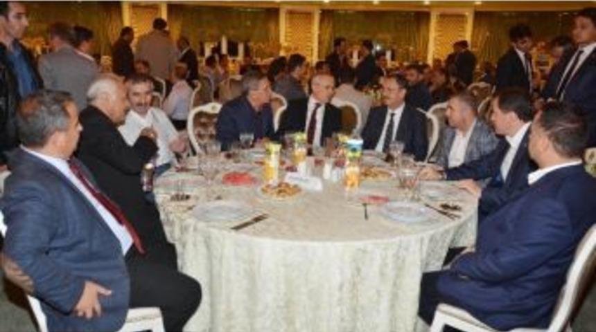 Bakan &Ouml;zhaseki, Pursaklar&rsquo;da Sahur Programına Katıldı