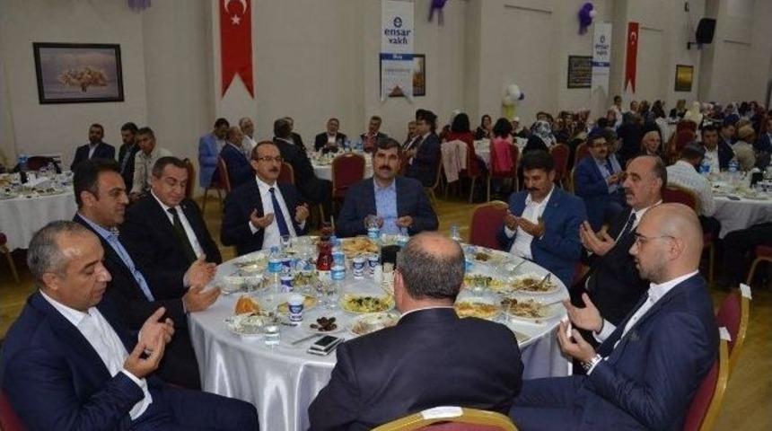 Ensar Vakfı Muş Şubesinden İftar Yemeği