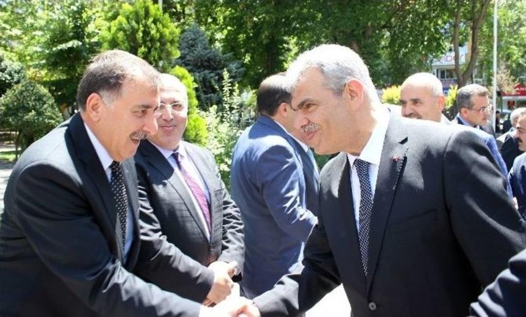 Başbakan Yardımcısı Veysi Kaynak: