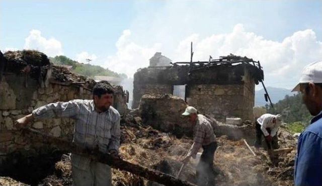 Burdur’da Ev Yangını 1