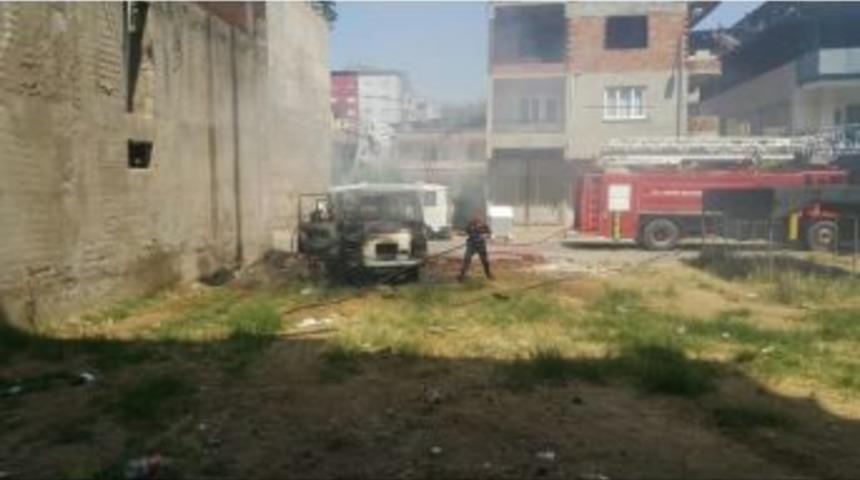 Park Halindeki Minib&uuml;s K&uuml;l Oldu