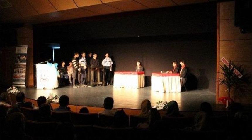 İmam Hatipliler &rsquo;reis Bey&rsquo;i Oynadı