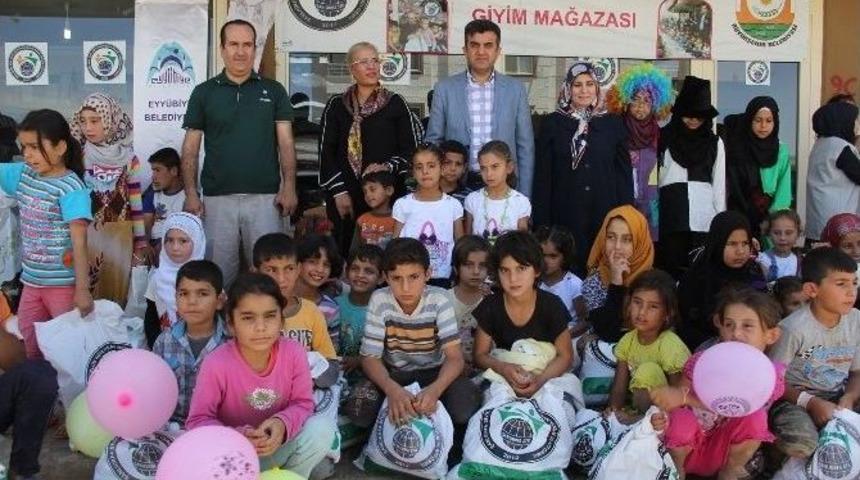 Eyy&uuml;biye Belediyesi&rsquo;nden Yetim &Ccedil;ocuklara Giyim Yardımı