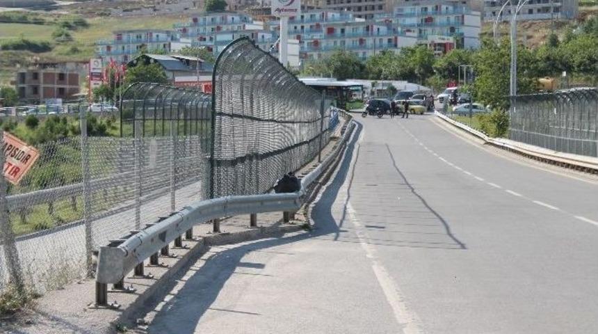 K&ouml;pr&uuml;de Ş&uuml;pheli Paket Paniği