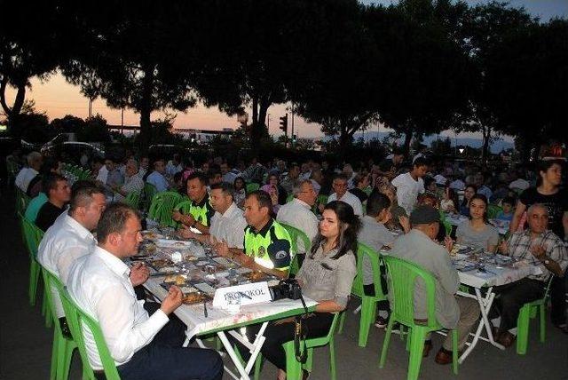 Salihli Şoförler Odası’nda İftar Geleneği Sürdü