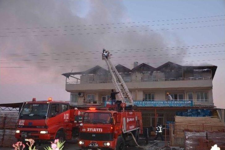 Muğla’da Yeni Evli Çiftin Evi Kül Oldu G2