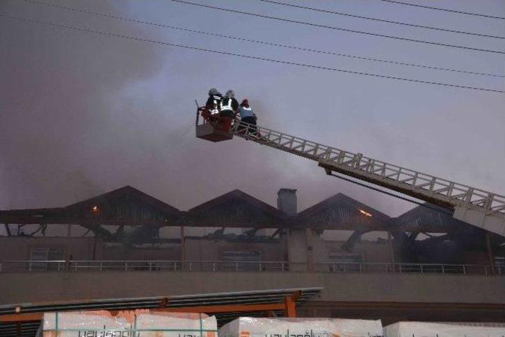 Muğla’da Yeni Evli Çiftin Evi Kül Oldu G4