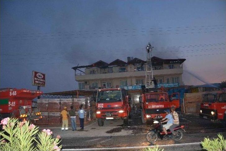 Muğla’da Yeni Evli Çiftin Evi Kül Oldu G5