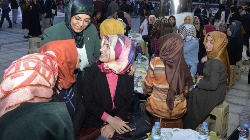 Başkan Toru Gençlerle İftarda Buluştu