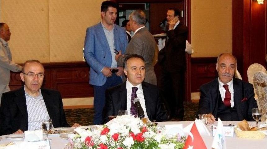 Etso&rsquo;dan Vali Altıparmak&rsquo;a Veda Yemeği