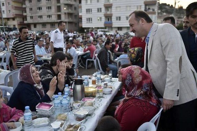 4 Bin Kişilik Dev İftar Sofrası