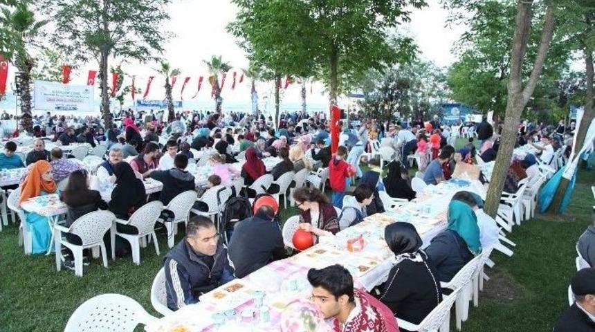 Başiskele&rsquo;de 3 Bin Kişilik İftar