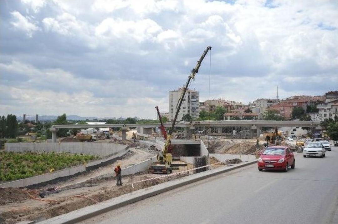 Yeni Ke&ccedil;i&ouml;ren Bulvarı&rsquo;ndaki &Ccedil;alışmalar S&uuml;r&uuml;yor