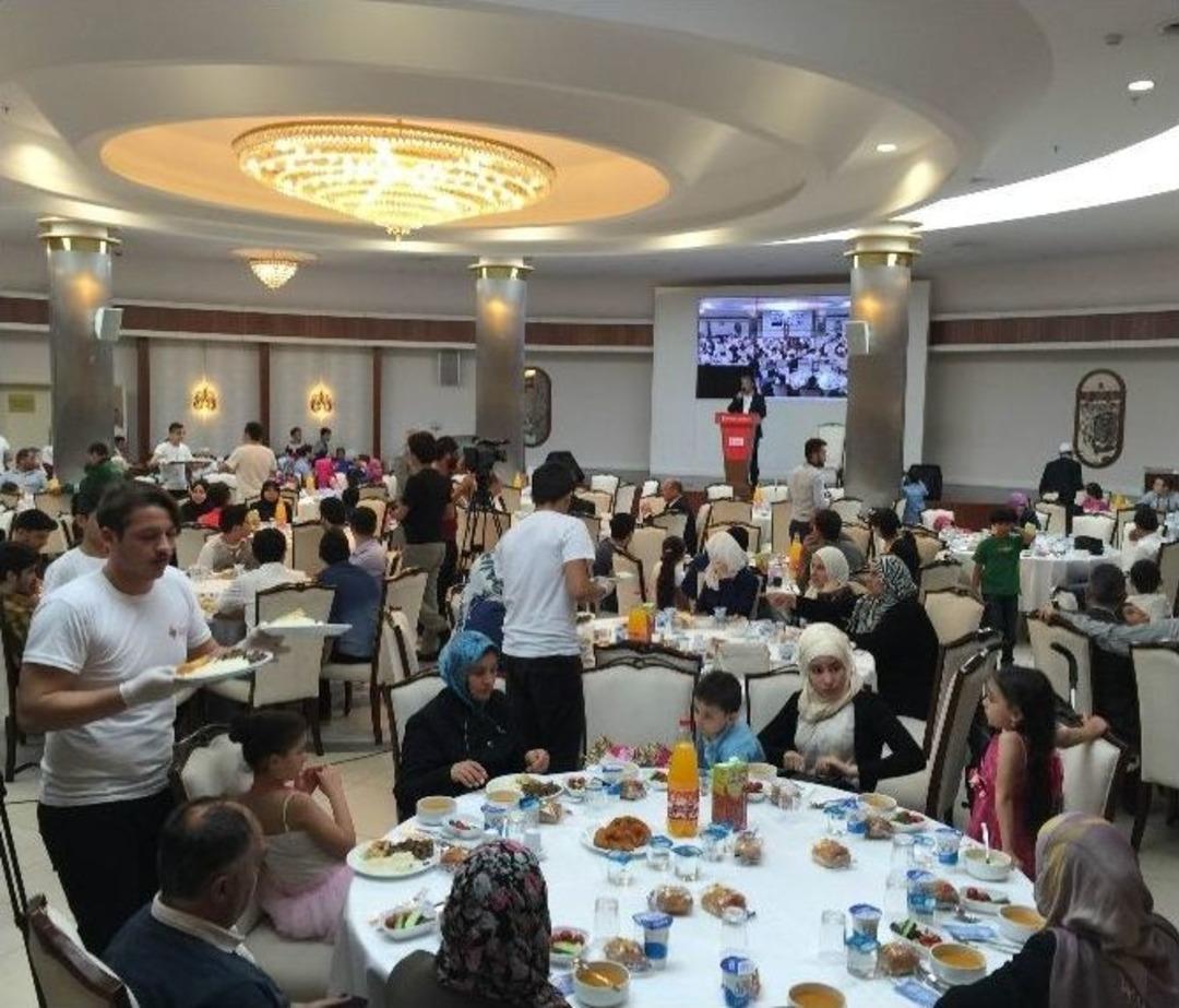 &Uuml;mraniye&rsquo;de Suriyeli Vatandaşlar İftarda Buluştu