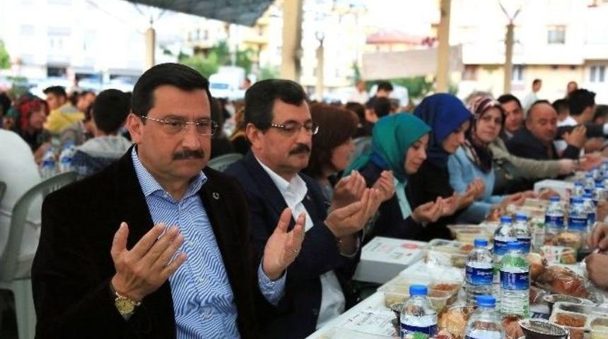 Ke&ccedil;i&ouml;ren Belediyesi&rsquo;nin İftarında İki Mahalle Buluştu