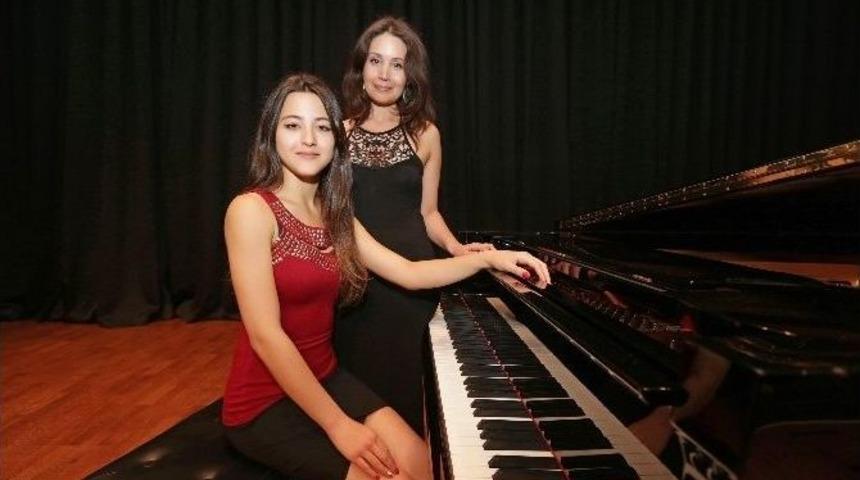 Piyanonun Gen&ccedil; Yeteneğine &Ouml;d&uuml;l