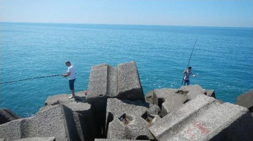 Ak&ccedil;akocalılar İftar Saatini Balık Bekliyor