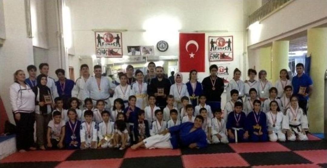 Jiu Jitsu Turnuvasında Madalyalar Verildi