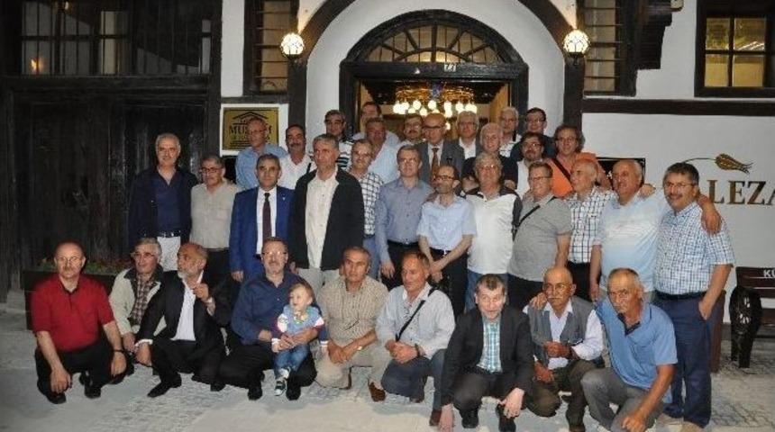 &Ccedil;anakkale &Ouml;ğretmen Lisesi Mezunları İftarda Buluştu