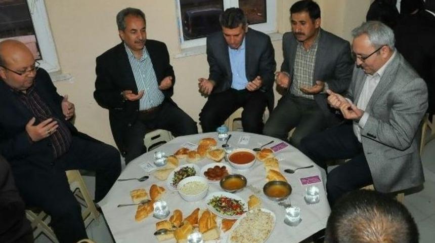 Akşehir Belediyesi Vatandaşlarla İftarda Buluşturdu