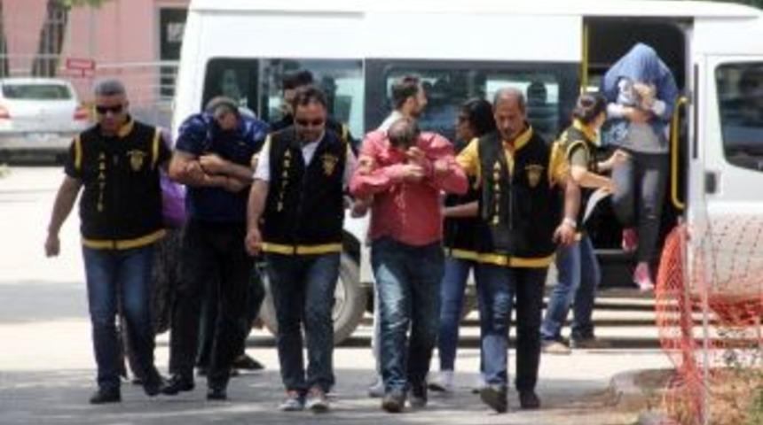 &Uuml;niversiteli &Ouml;ğrencilere Fuhuş Tuzağına 4 Tutuklama