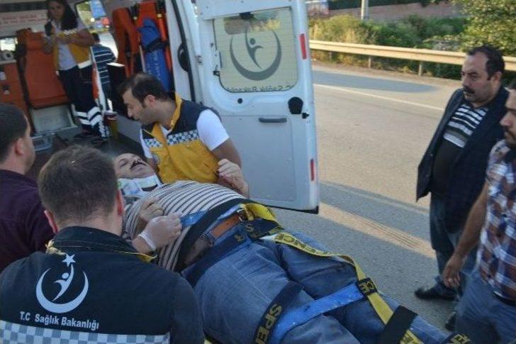 Direğe Çarpan Araçtaki Yolcunun Parmağı Koptu G3