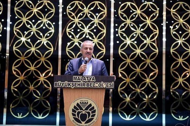 Başkan Ahmet Çakır, Muhtarlarla İftar Yemeğinde Bir Araya Geldi