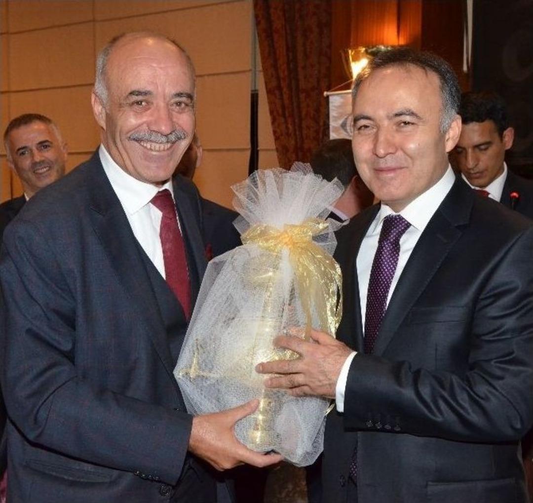 Etso, Vali Altıparmak Onuruna İftar Verdi
