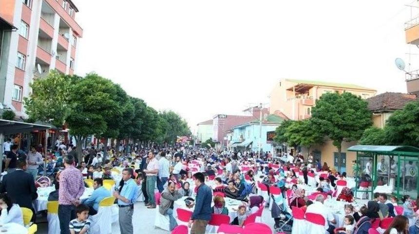 Kardeşlik Sofraları Pamukova&rsquo;da Kuruldu