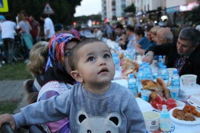 Atakumlular Mimar Sinan’da İftar Açtı