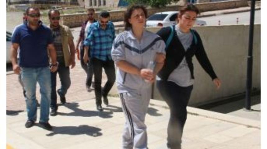 Eski Eşini &Ouml;ld&uuml;ren Kadın Tutuklandı
