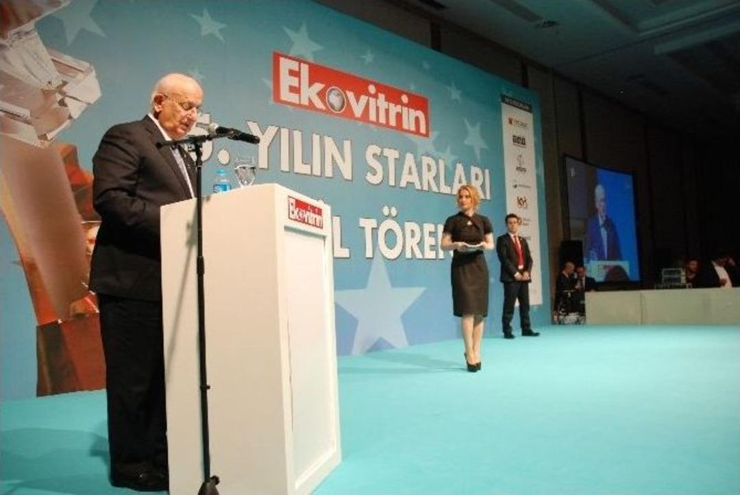 Tbmm Başkanı İsmail Kahraman&rsquo;a &rsquo;siyaset Onur &Ouml;d&uuml;l&uuml;&rsquo; Verildi