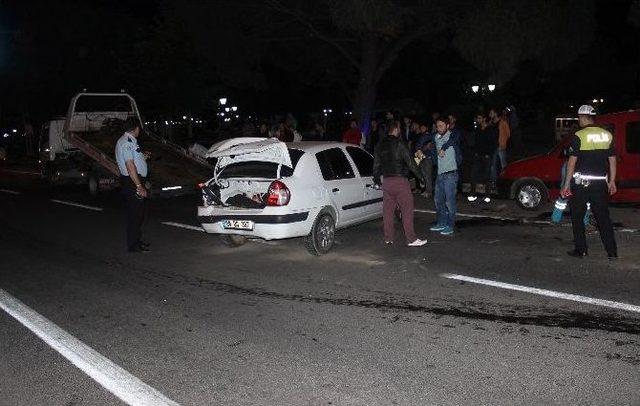 Araca &Ccedil;arpıp Takla Attırdı, Olay Yerinden Ka&ccedil;tı 1