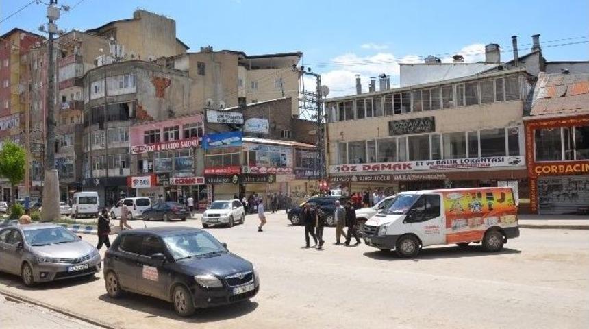 (&ouml;zel Haber) Y&uuml;ksekova Esnafı Kepenk A&ccedil;maya Başladı