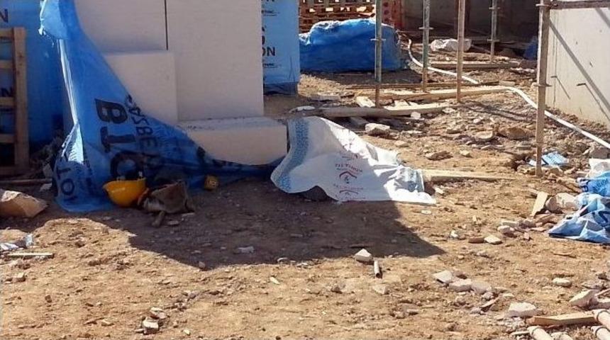 İnşaattan D&uuml;şen İş&ccedil;i Hayatını Kaybetti