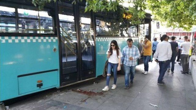 (özel Haber) İstanbul’da Akılalmaz Kaza: 2 Yaralı