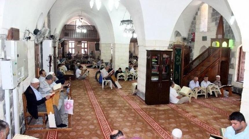 Kilis&rsquo;te Mukabele Geleneği S&uuml;r&uuml;yor