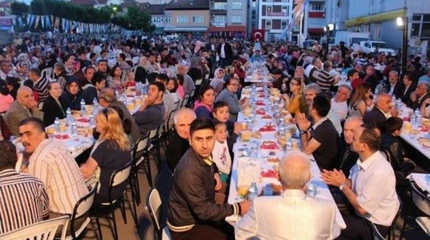 Bartın Ak Parti Teşkilatı İftarda Bir Araya Geldi