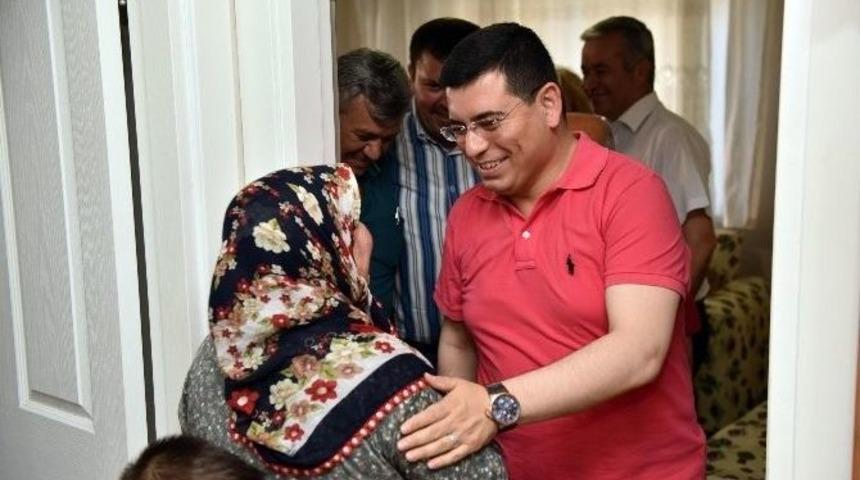 T&uuml;t&uuml;nc&uuml;, İftar&rsquo;da Ziyaretlere Devam Ediyor